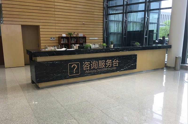 標識牌廠家分享：高端酒店標識設(shè)計的三個要點-千帆標識，行業(yè)經(jīng)驗18年，為400+企業(yè)或市政單位提供標識系統(tǒng)解決方案。